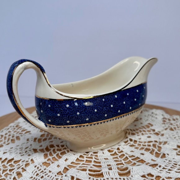 Vintage Staffordshire England Gravy Boat | Blue & White | 22K Gold Trim - Picture 2 of 8